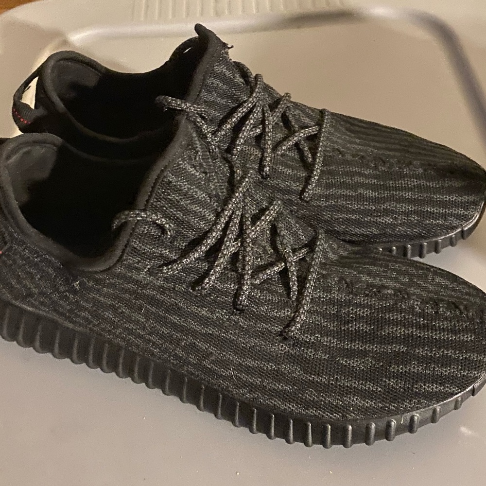 Yeezy Inspired sneaker men’s 9